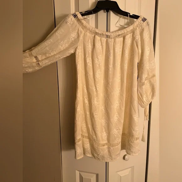 NWT ASTR The Label Ivory Embroidered Boho Dress – XS - Picture 3 of 6